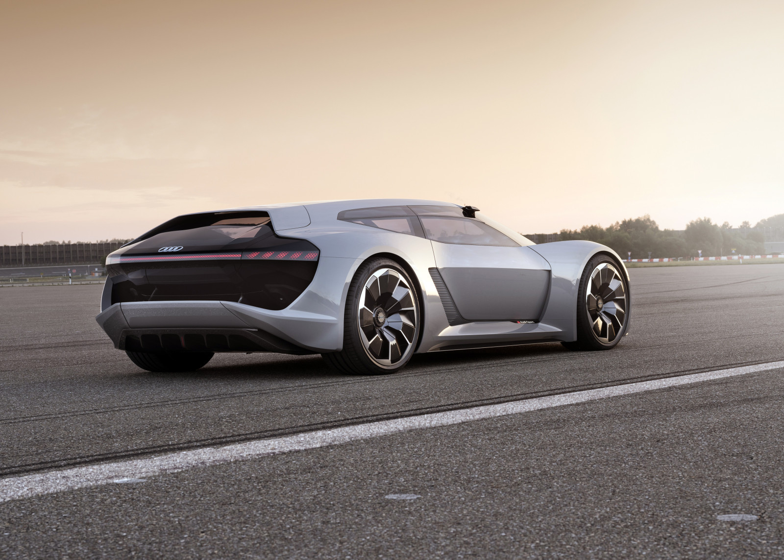 Static photo Colour: Curcuit grey